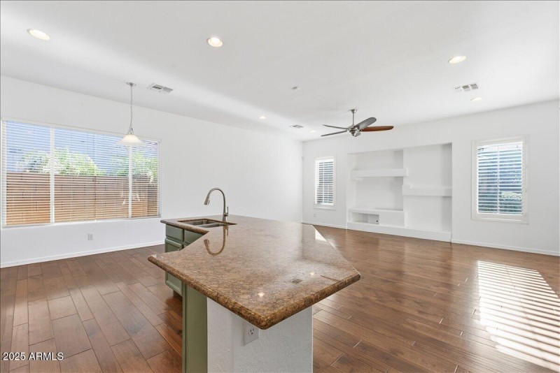 18-15115 W Pierson St