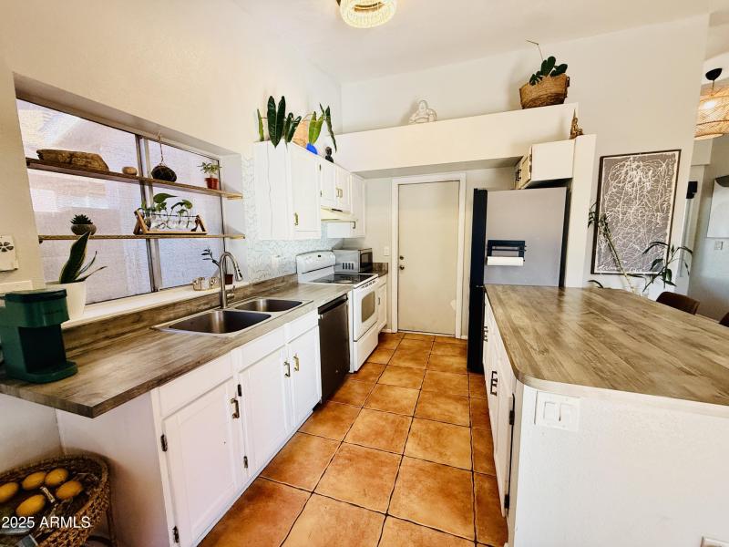 04B728EC-9CA3-45C6-90D9-25F08A5BD329_1_2