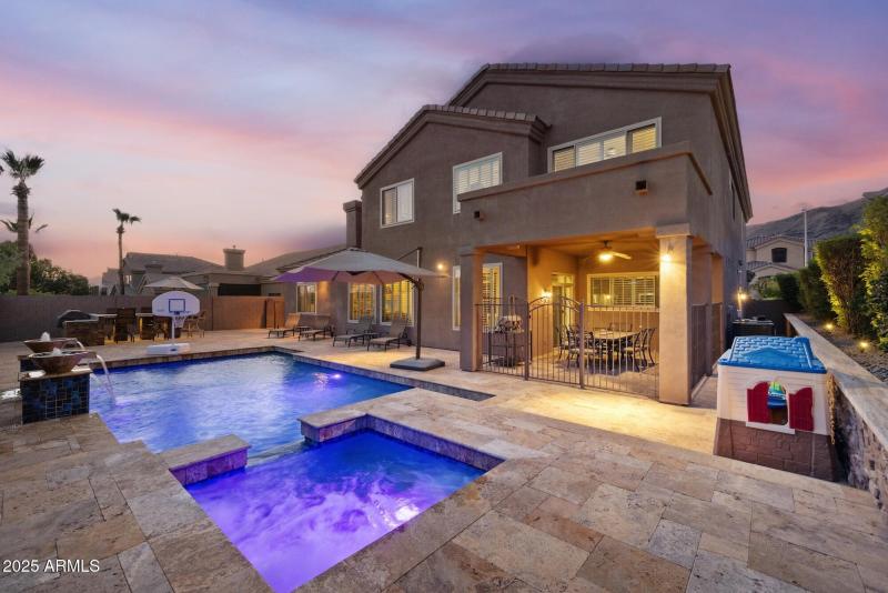 441 W Desert Flower Lane