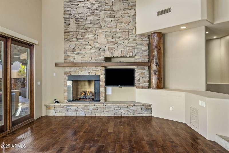 9-web-or-mls-D46A7199