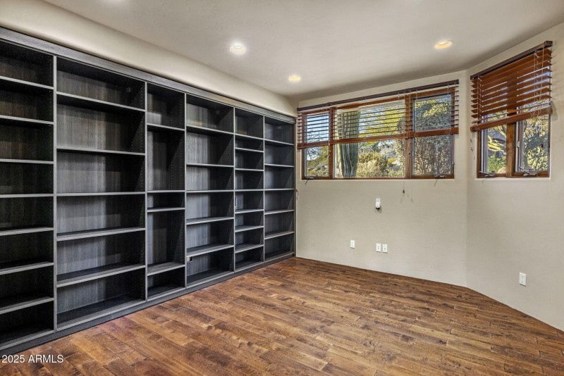 11-web-or-mls-D46A7208