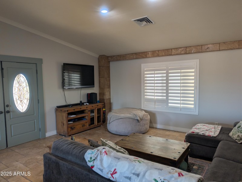 PXL_20251218_224558206