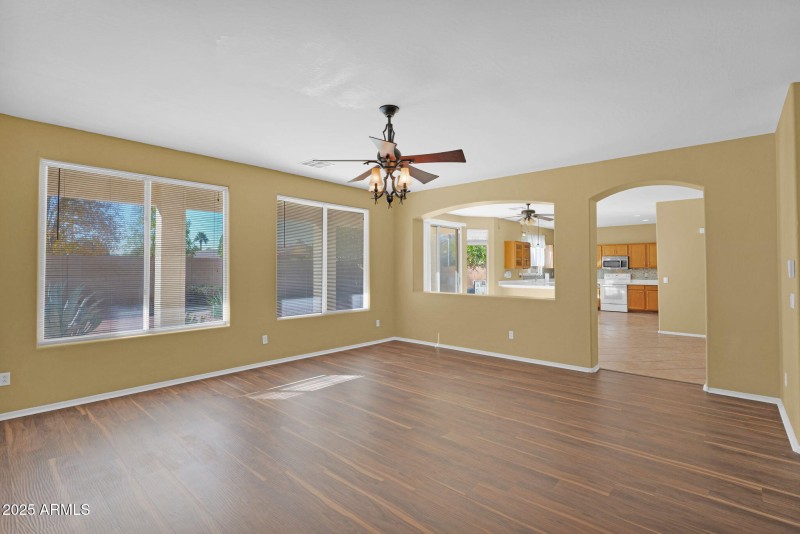 23-web-or-mls-P1404770