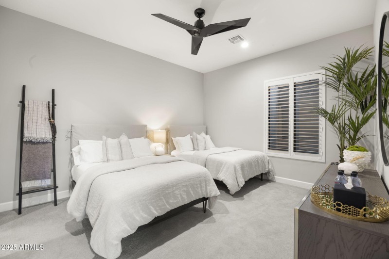 35-web-or-mls-16037-e-ridgestone-dr