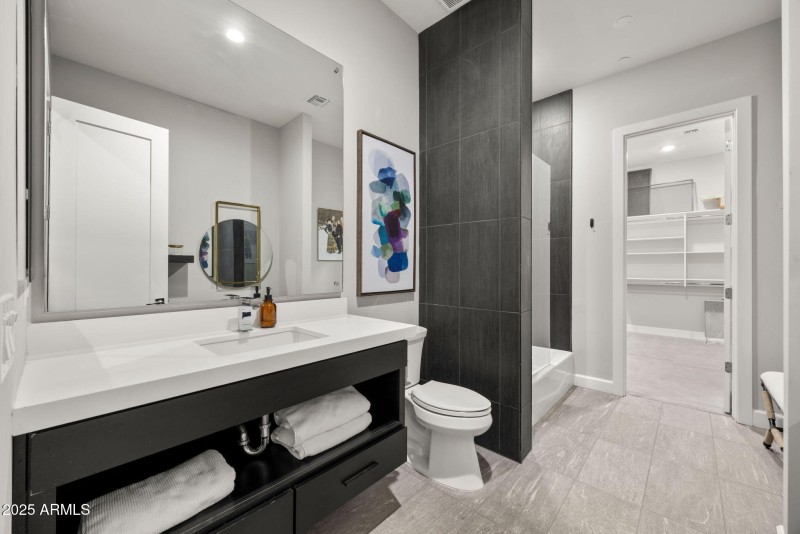 36-web-or-mls-16037-e-ridgestone-dr