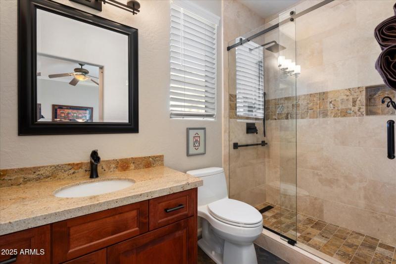 28-2nd En-suite Bathroom