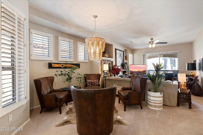 Formal dining/living