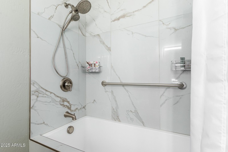 28 - Ave of the Fountains