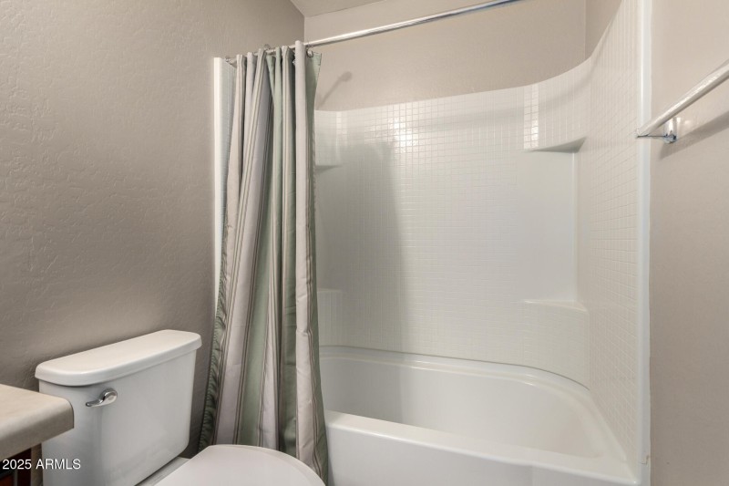 Full Private Bath in Bed 2!!!!