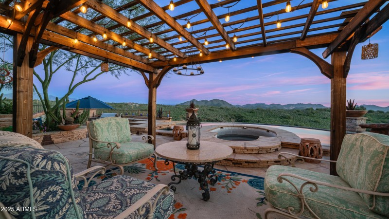 13815 N Vista Del Oro Exteriors-11