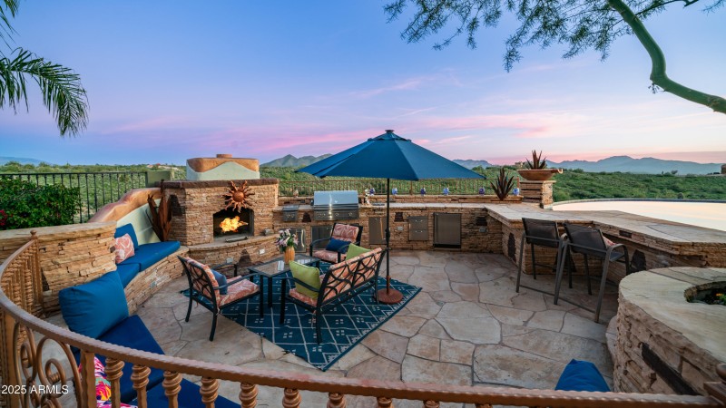 13815 N Vista Del Oro Exteriors-12