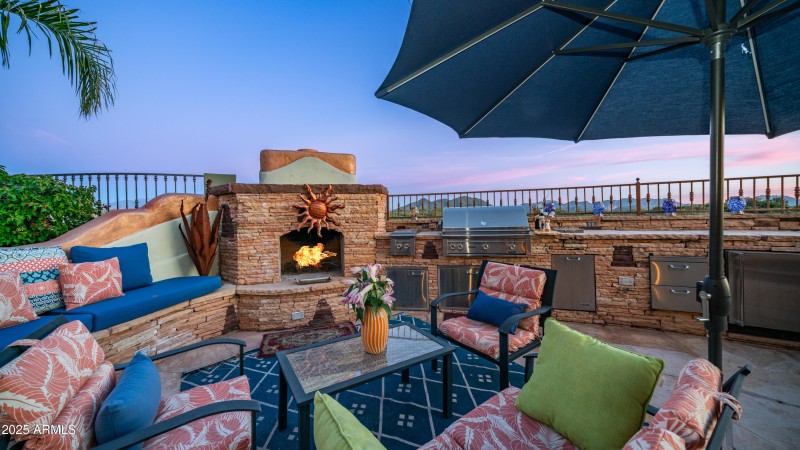 13815 N Vista Del Oro Exteriors-19