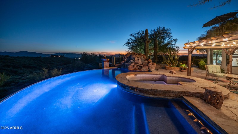 13815 N Vista Del Oro Exteriors-30