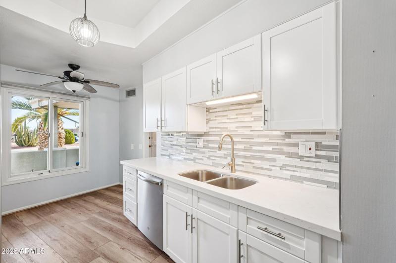 11-web-or-mls-W Jacaranda Dr-S2112-012