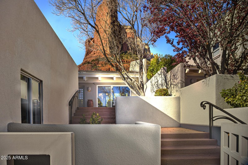 1 FRONT COURTYARD ENTRY