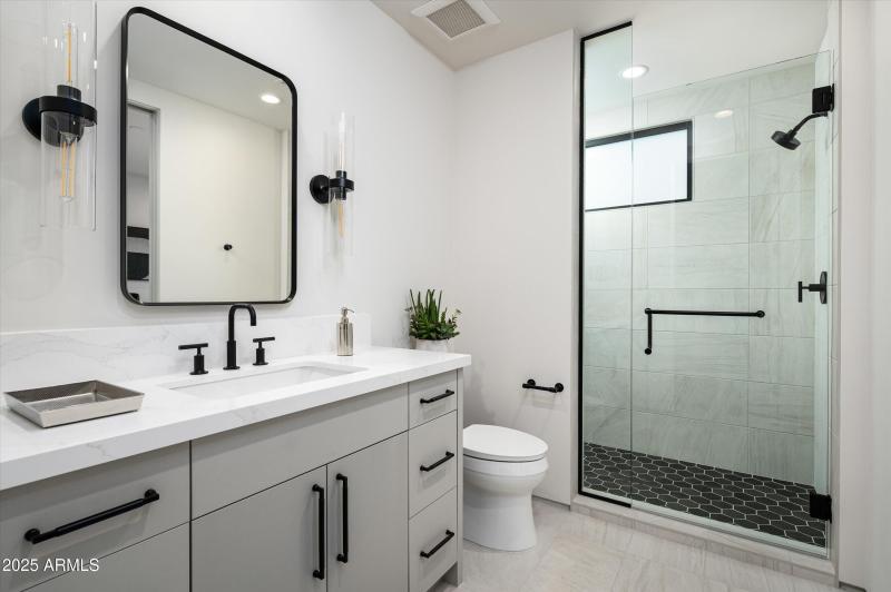 035_Casita 2Office Bathroom