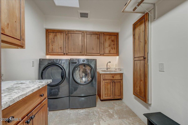 Laundry Room incl. Washer and Dryer