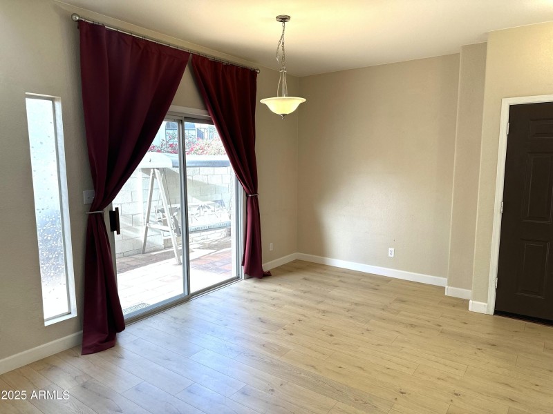 5018 Siesta 3 - 08Dining