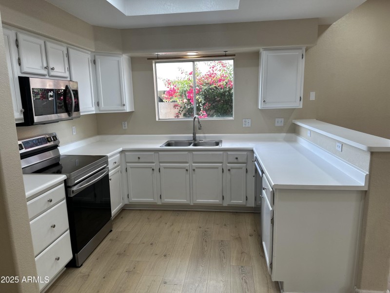 5018 Siesta 3 - 11Kitchen