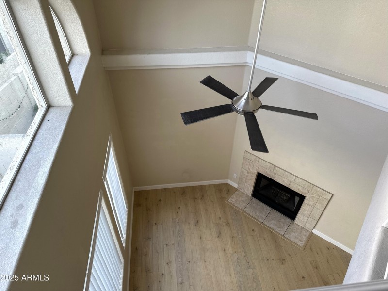 5018 Siesta 3 - 23Looking Down