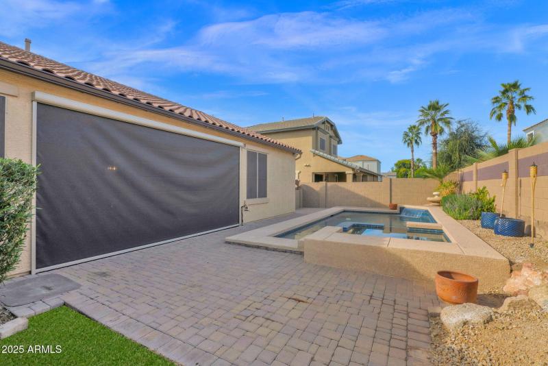 3810 Latham - 37Patio Pool