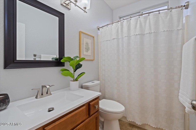 secondary bathroom
