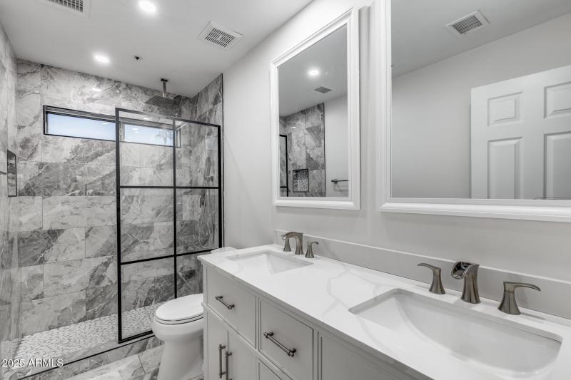 2nd Upstairs Bathroom