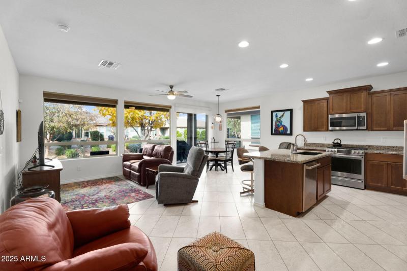 8-web-or-mls-712 E Myrtle Pass-9