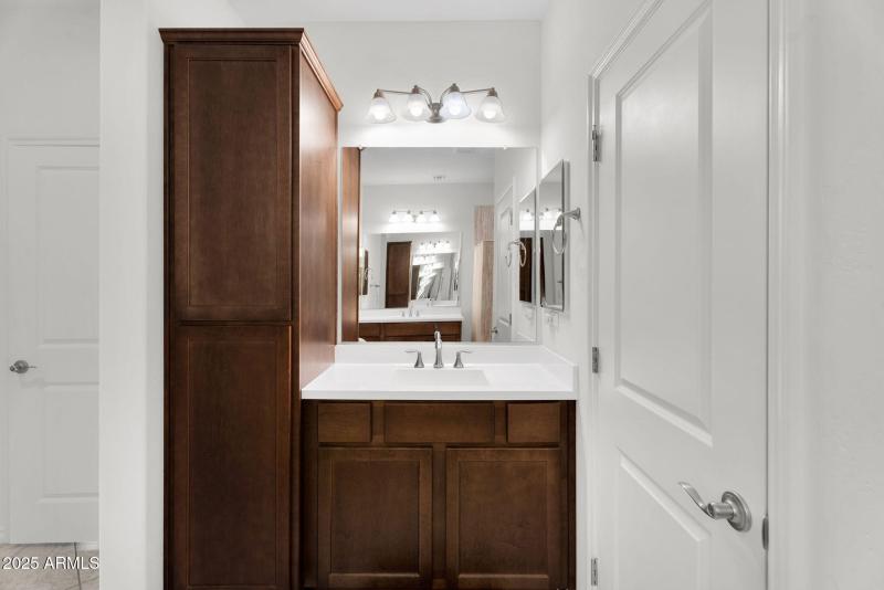 22-web-or-mls-712 E Myrtle Pass-22