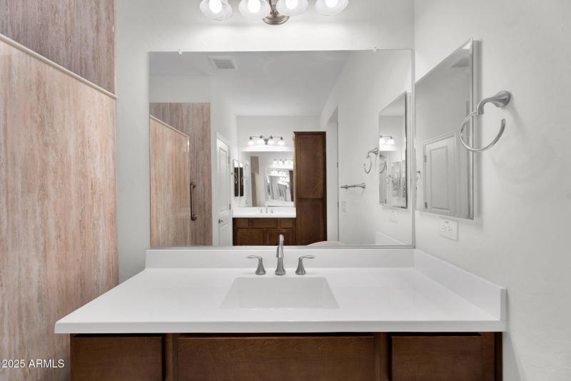 23-web-or-mls-712 E Myrtle Pass-24