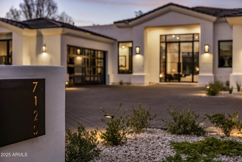 1-web-or-mls-D46A7025