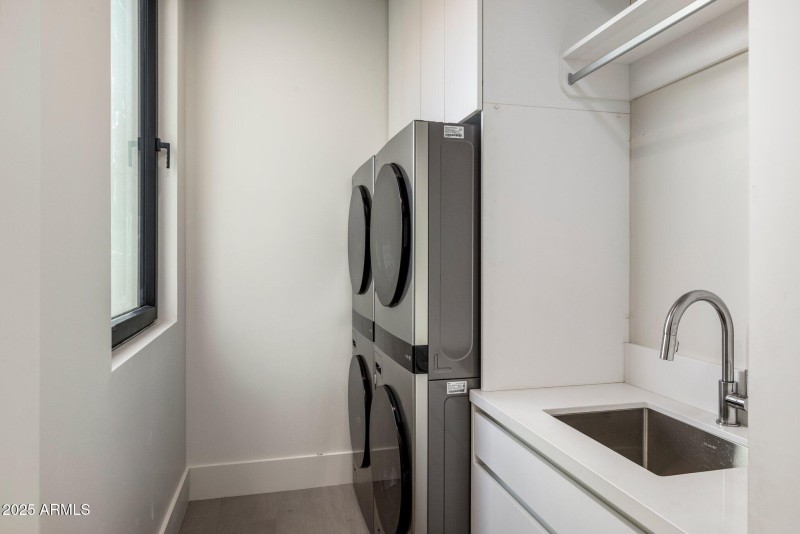 10-web-or-mls-D46A6811