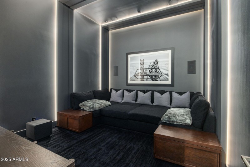 1-web-or-mls-D46A6927