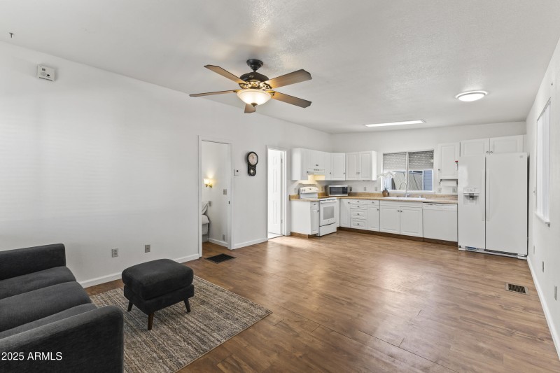 Great Roof & Kitchen