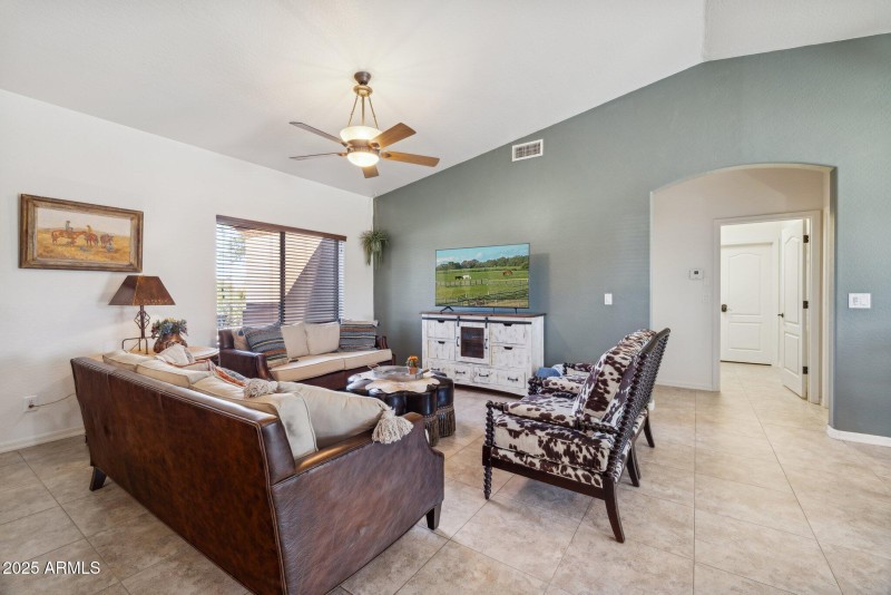 5-web-or-mls-4447-e-red-bird-rd