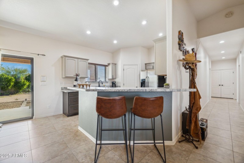 12-web-or-mls-4447-e-red-bird-rd