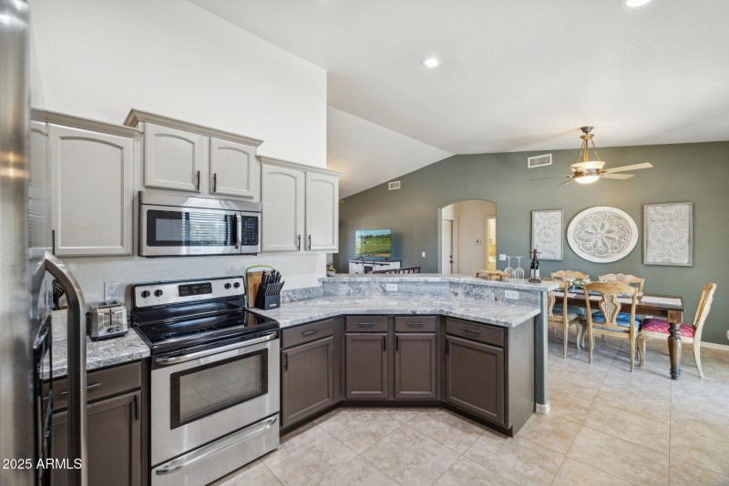 16-web-or-mls-4447-e-red-bird-rd