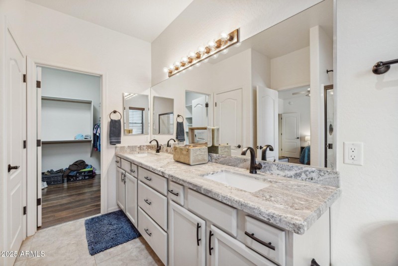 32-web-or-mls-4447-e-red-bird-rd