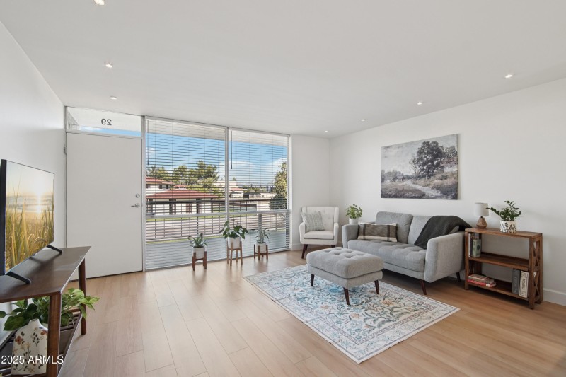 7-print-E 2nd St-S2212-005