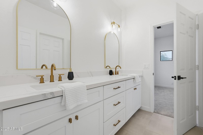 Jack N Jill Bathroom