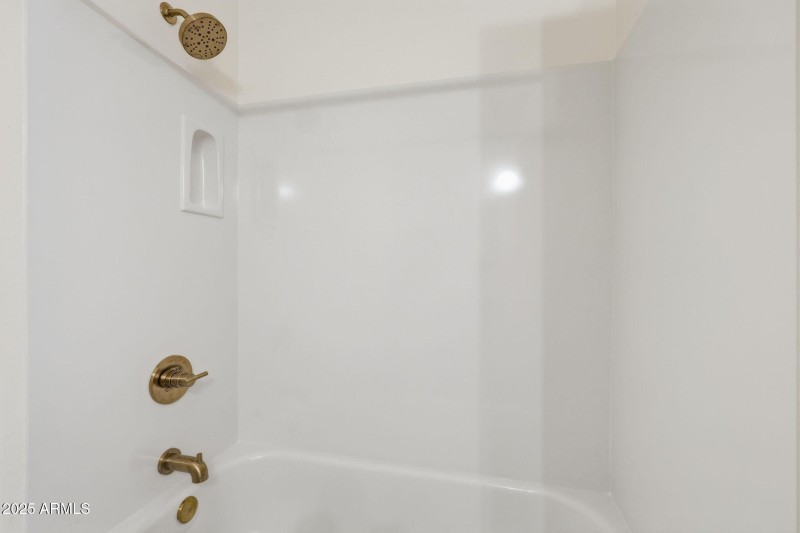 Hall Full Bath connects to Jack N Jill