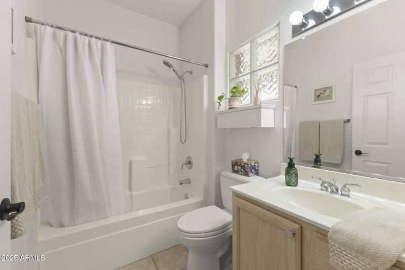 Clean and Neat Second Bath