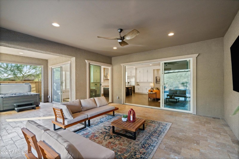 44-Large Covered Patio