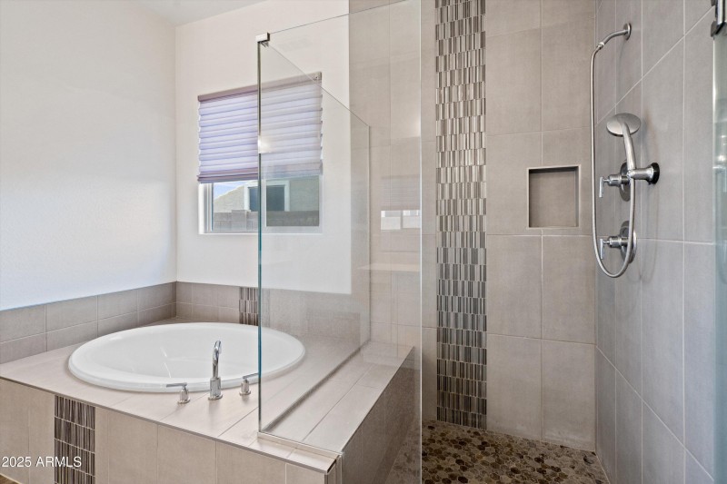 29-Large Primary Bathroom