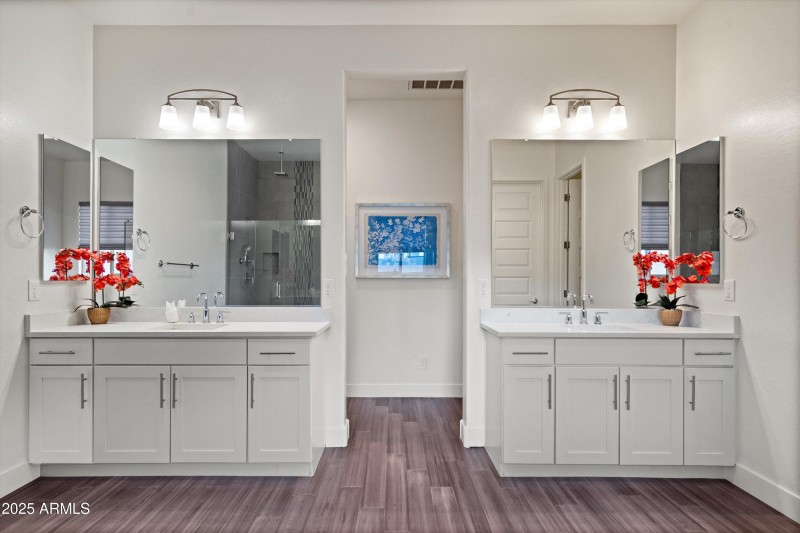 28-Large Primary Bathroom