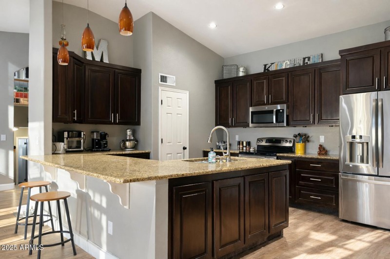 01EE3616-5E8E-4DF9-B1CC-25F1B16BC5E2