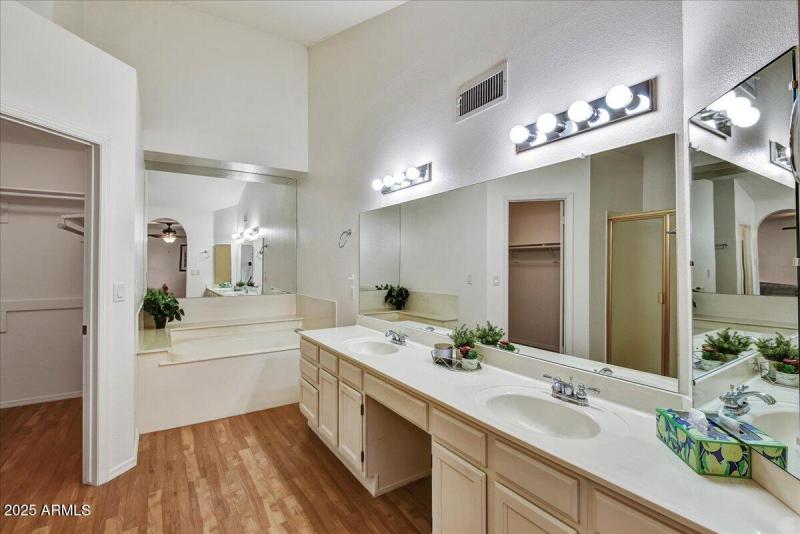 09-Primary Bathroom