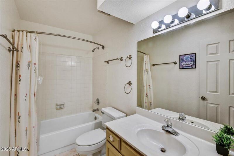12-Bathroom