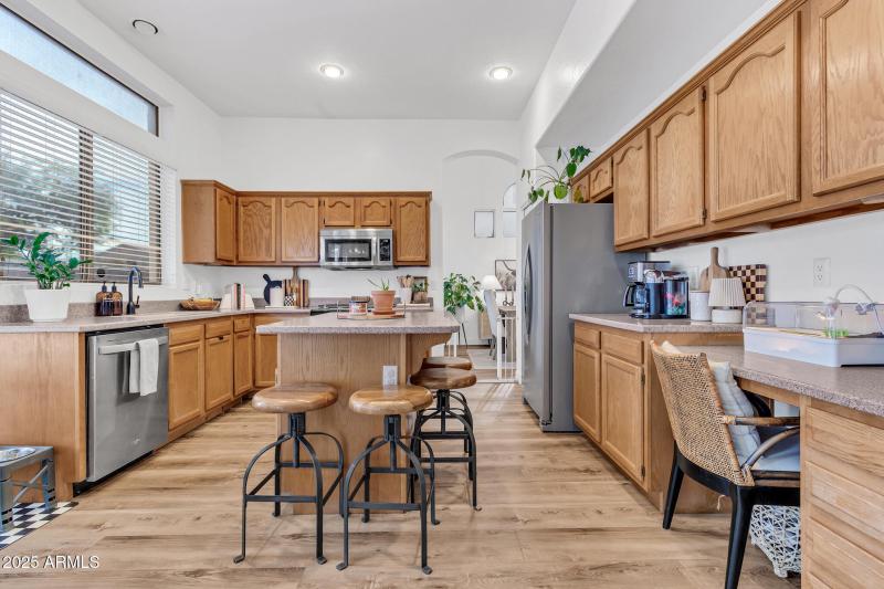 3033 N Sawyer-18_(2048)