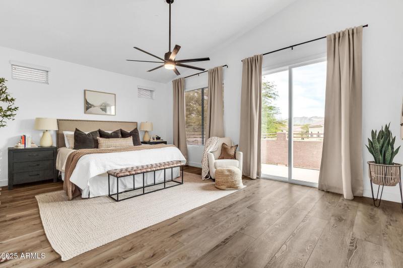 3033 N Sawyer-26_(2048)